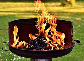 Une viande brûlée au barbecue contient des éléments cancérigènes
