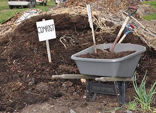 Pourquoi et comment aérer le tas de compost ?