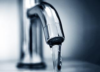 Adoucisseurs d'eau: puis-je boire l'eau adoucie?