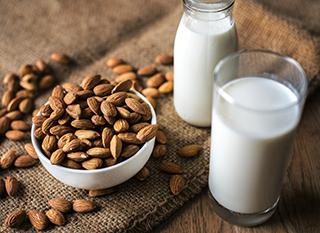 Les « laits » végétaux et leurs potentiels risques microbiologiques dans un  contexte de changement climatique