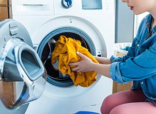 Machine à laver : choisir la lessive et le programme